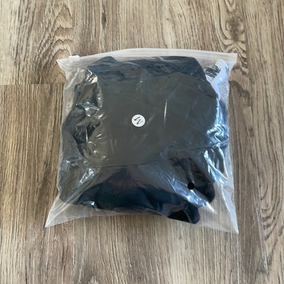 Bikini - Picture 4 of 4